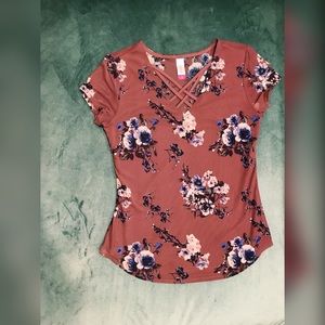 NO BOUNDARIES Dusty Violet Floral Top